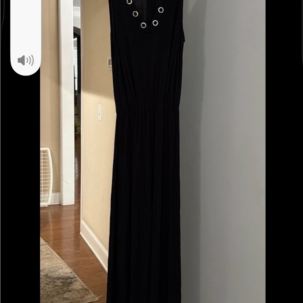 Elegant Black Maxi Dress - Picture 4 of 5